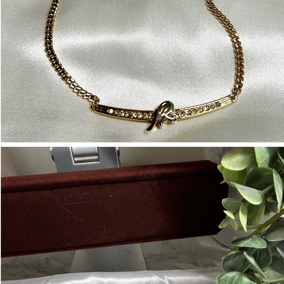 Nina Ricci Jewelry - Pristine Nina Ricci Necklace